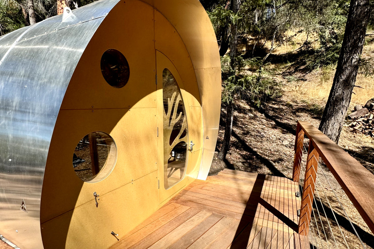 The Fuselage - Glamping Eco Cabin at Breathing Trees in the Santa